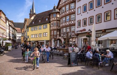 Marktplatz in Wertheim | © @Spessart Mainland/TOURISMUS REGION WERTHEIM/Holger Leue