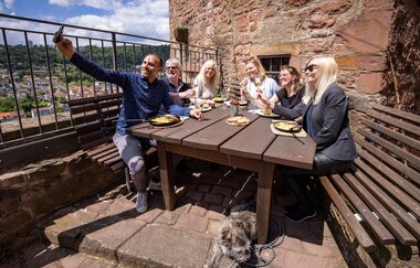 Genuss auf der Burg Wertheim | © @Spessart Mainland/TOURISMUS REGION WERTHEIM/Holger Leue