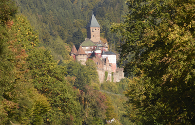 Auf Schloss Zwingenberg finden die bekannten Schlossfestspiele Zwingenberg statt / Odenwald | © Touristikgemeinschaft Odenwald e.V.