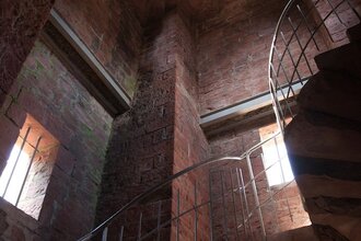 "Weißer Stein" - Aussichtsturm und Höhengaststätte (548 m) in Dossenheim | © Dorothea Burkhardt
