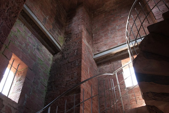 "Weißer Stein" - Aussichtsturm und Höhengaststätte (548 m) in Dossenheim | © Dorothea Burkhardt