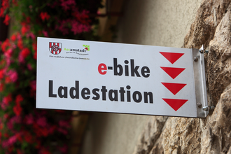 Akkuladestation - Gasthaus "Sonne" | © Tourismusverband "Liebliches Taubertal"/ Peter Frischmuth