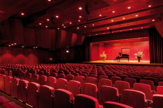 Augustinum Theater mit Klavier | © Augustinum Heidelberg, Christian Topp