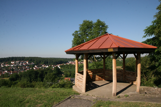 Aussichtspavillon in den Weinbergen | © Beate Otto
