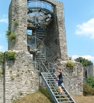 Aussichtsturm auf der Schlossruine Forchtenberg | © Touristikgemeinschaft Hohenlohe, Künzelsau / Marion Schlund