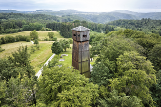 Steinknickle mit Aussichtsturm, Grill- & Rastplatz | Wüstenrot-Neuhütten | HeilbronnerLand | © Touristikgemeinschaft HeilbronnerLand