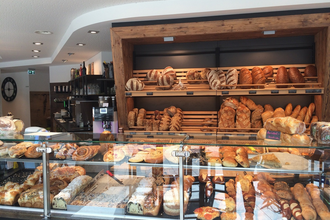 In der Theke gibt es eine große Brot- und Brötchenauswahl | © Touristikgemeinschaft Hohenlohe e. V.