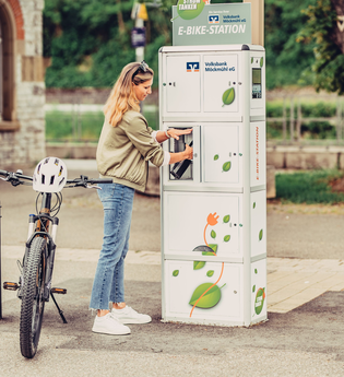 E-Bike-Ladestation am Bahnhof Möckmühl | Kocher-Jagst-Radweg | HeilbronnerLand | © Touristikgemeinschaft HeilbronnerLand