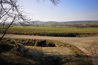 Bank mit Blick auf Dorf Lendsiedel | © Hohenlohe + Schwäbisch Hall Tourismus e. V.
