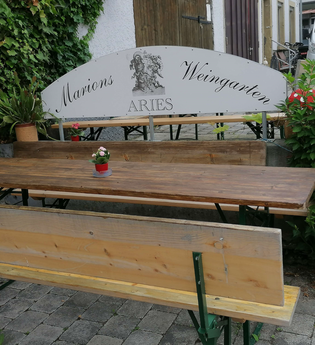 Weingarten der Besenwirtschaft Weingut Aries | Widdern | HeilbronnerLand | © Aries Wein.Gut