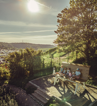 BIG BENCH | Weinsberg | Burgruine Weibertreu | © Tourismus im Weinsberger Tal e.V.