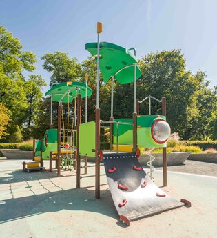 Blütenspielplatz im Hofgarten | © Stadt Öhringen - Famigo