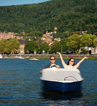 Tretbootfahren mit dem Altstadtpanorama | © Heidelberg Marketing GmbH /  Tobias Schwerdt