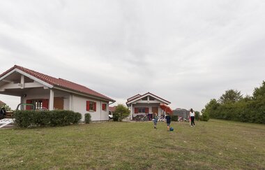 Holzblockhäuser  Campingpark Breitenauer See | HeilbronnerLand | © Naherholungszweckverband Breitenauer See