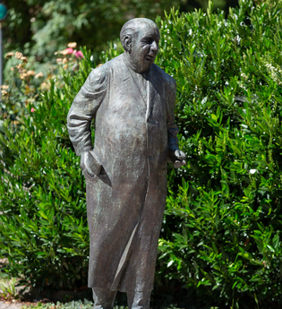 Bronzestatue Theodor Heuss | © Stadt Brackenheim | Claudia Fy