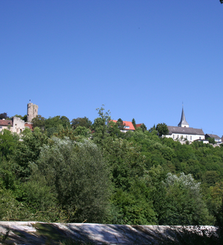 Krautheim vom Jagstwehr bei Klepsau | © Touristikgemeinschaft Hohenlohe e. V. | Marion Schlund