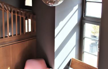 Sitzgelegenheit im Café am Markt in Schwäbisch Hall | © Hohenlohe + Schwäbisch Hall Tourismus e. V.