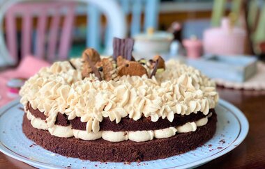 Kuchen auf einem Präsentierteller