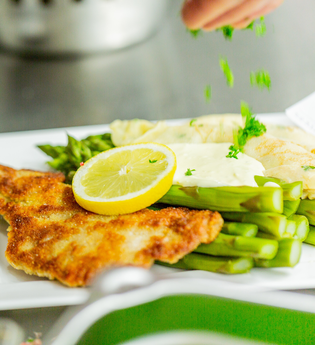 Regionale Speisen im Hofcafé Weingut Kurz | Heilbronn | HeilbronnerLand | © Hofcafé Kurz