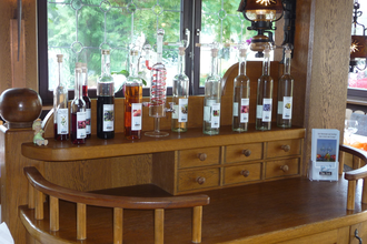 Claus Rank Spezialitaeten-Brennerei | Erlenbach | Weinsberger Tal | Obstbrände und Liköre | © Tourismus im Weinsberger Tal e.V.