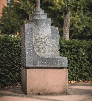 Dennis Kolb: Gedenkstein Schwetzinger Thora