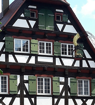 Fachwerkgebäude von Altem Speicher und ehemaligem Gasthof Hirschen | © Petra Natzkowski