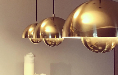 goldene hängende Lampen | © Susanne Barth