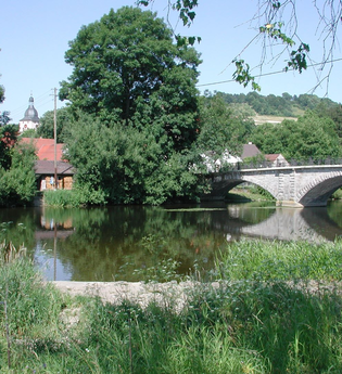 Jagst und Jagstbrücke | © Touristikgemeinschaft Hohenlohe e. V.  | Gemeinde Dörzbach