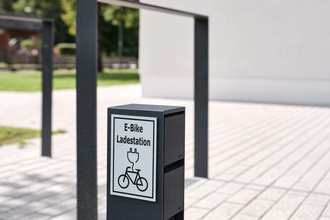 E-Bike Ladestation am Bürgerhaus Oberginsbach | © TMBW