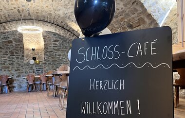 E-Bike Ladestation am Schloss-Café Kraichtal-Gochsheim | © Land der 1000 Hügel - Kraichgau-Stromberg