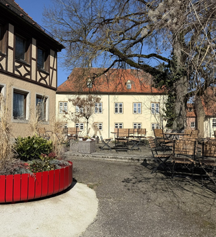 Ehemaliges Gasthaus Linde in Schrozberg | Picknickplatz | © Hohenlohe + Schwäbisch Hall Tourismus e. V.