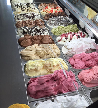 Eiscafé Adria Eschelbach Eistheke