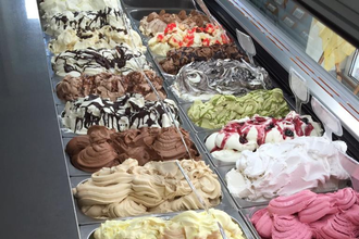 Eiscafé Adria Eschelbach Eistheke