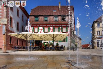 Eiscafe Europa Außenbewirtung, Wassersprudler Marktplatz Eppingen | © Stadt Eppingen