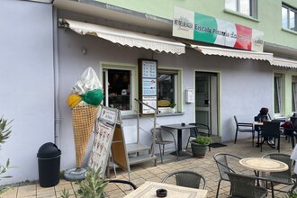 Aussen Eiscafe Maria