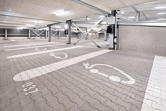 Elektroladesäule Dr. -Sieber-Halle