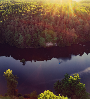 Finsterroter See aus der Vogelperspektive im Sonnenuntergang | © Touristikgemeinschaft HeilbronnerLand e.V.