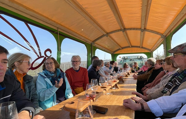 Planwagen Fräulein Lybell | Weingut Seybold | Fahrt durch die Weinberge des Weinsüden Weinorts Lauffen am Neckar