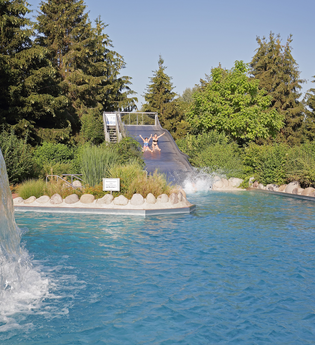 Rutschen und Wasserpilze im Freibad Güglingen | Güglingen | HeilbronnerLand | © Stadt Güglingen