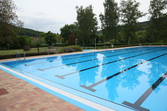 Freibad Untersteinbach | © Touristikgemeinschaft Hohenlohe e. V. | HLK Verlag