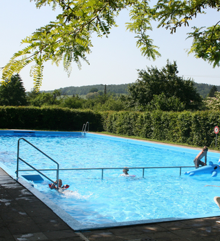 Badespaß im Freibad Weinsberg-Wimmental | Weinsberg | HeilbronnerLand | © Stadt Weinsberg