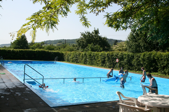 Badespaß im Freibad Weinsberg-Wimmental | Weinsberg | HeilbronnerLand | © Stadt Weinsberg