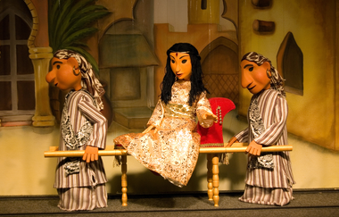 Gerhards Marionetten Aladdin und die Wunderlampe | © Gerhards Marionetten I Bild nur in Verbindung mit der Bewerbung des Schwäbisch Haller Gerhards Marionettentheater verwendbar