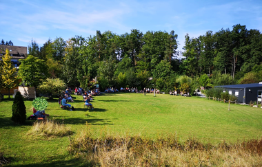 Flugvorführungen und Falkner-Workshops in der Greifvogelanlage am Spatzenwald | Wüstenrot | HeilbronnerLand | © Greifvogelanlage am Spatzenwald