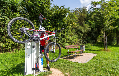 An den RadSERVICE-Punkten können kleinere Reparaturen direkt selbst vorgenommen werden. | © Touristikgemeinschaft HeilbronnerLand e. V.