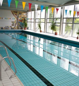 Hallenbad Hohensachsen in Weinheim (Viktor-Dulger-Bad) | © Bernhard Kreutzer
