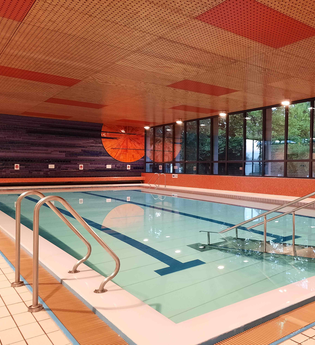 Hallenbad in Pfedelbach, Hohenlohe | © Hohenloher Perlen