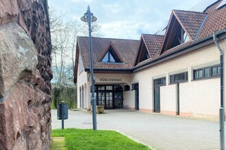 Eingang des Heimatmuseums in Wiesenbach hinter dem Rathaus