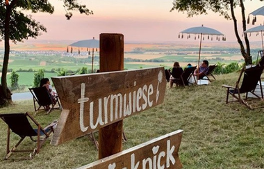 Ausblick von der Turmwiese | Heuchelberger Warte | HeilbronnerLand | © Heuchelberger Warte