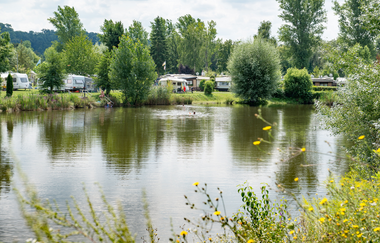 Camping am Hirschfeldsee | Sperrfechter Freizeitpark | HeilbronnerLand | © Sperrfechter Freizeitpark